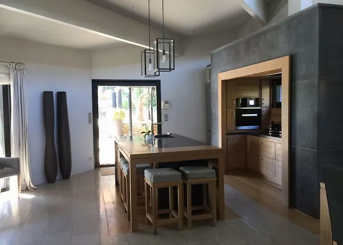 Nostra * Сен-Рафаель