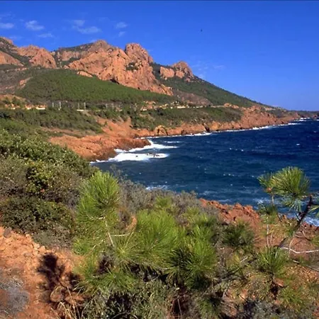 Nostra * Saint-Raphael (Var)