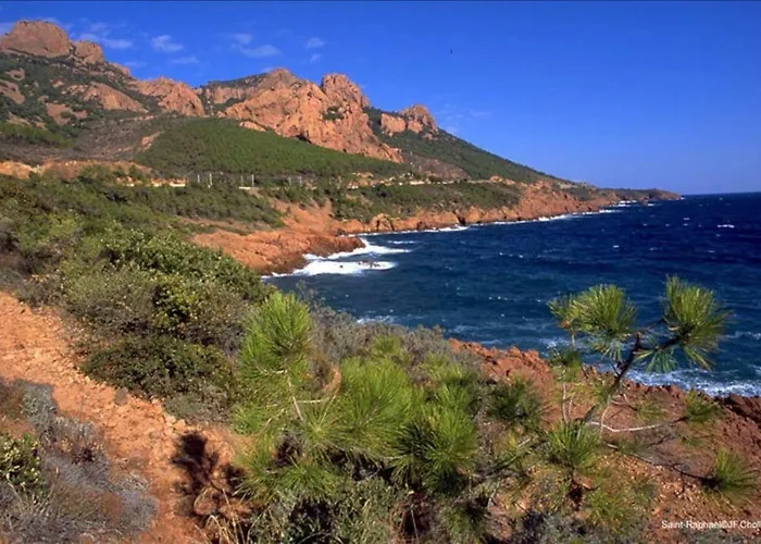 Nostra * Saint-Raphaël